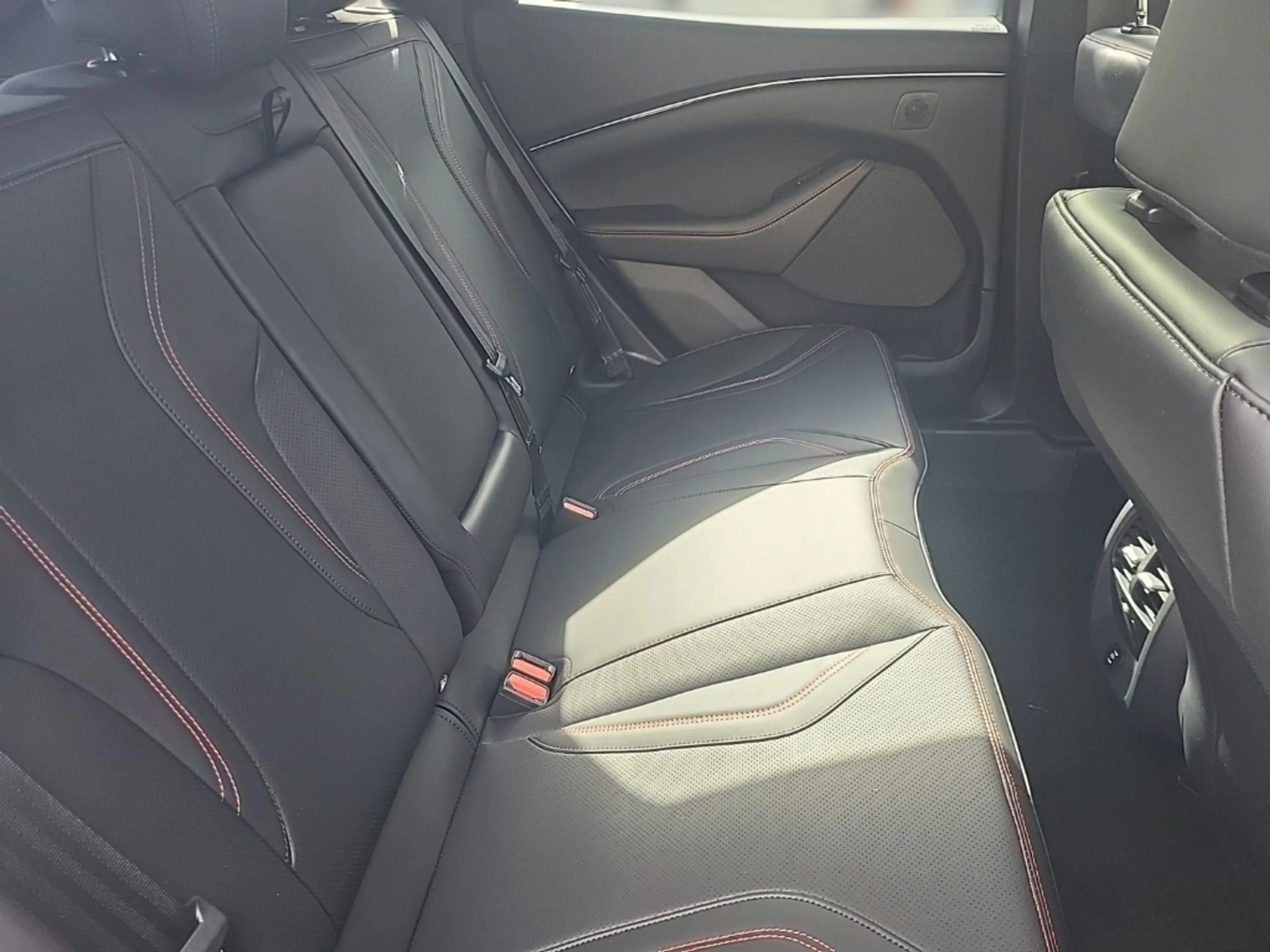 Ford Mustang Mach-E Premium Panorama Navi Digitales Cockpit Memory Sit — photo 13
