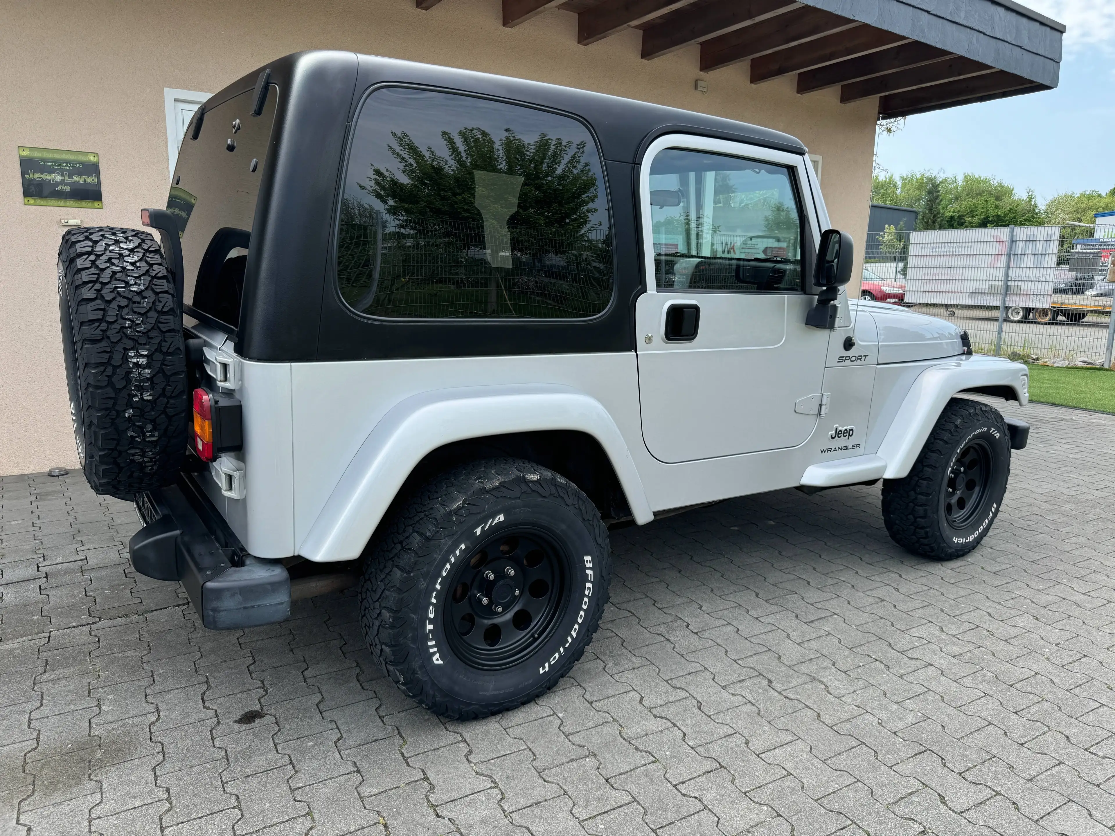Jeep Wrangler TJ 2.4 Liter 5.Gang G-Kat Euro3 Alufelgen 7J15 mit 30x9.5 R15 BF Goodrich — photo 7