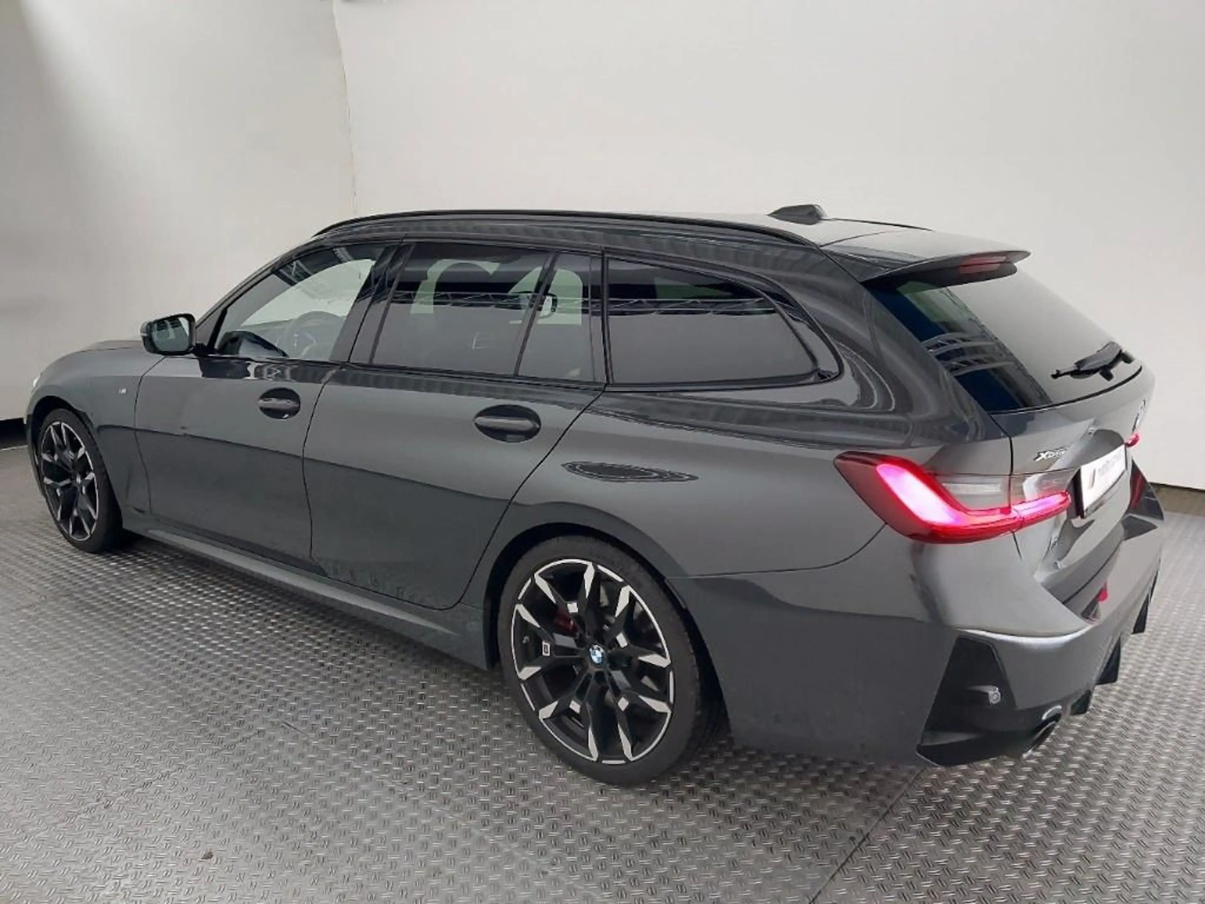 BMW 320 xd Tour M Sport Pro AHK ACC H/K KZU 360° HUD — photo 4
