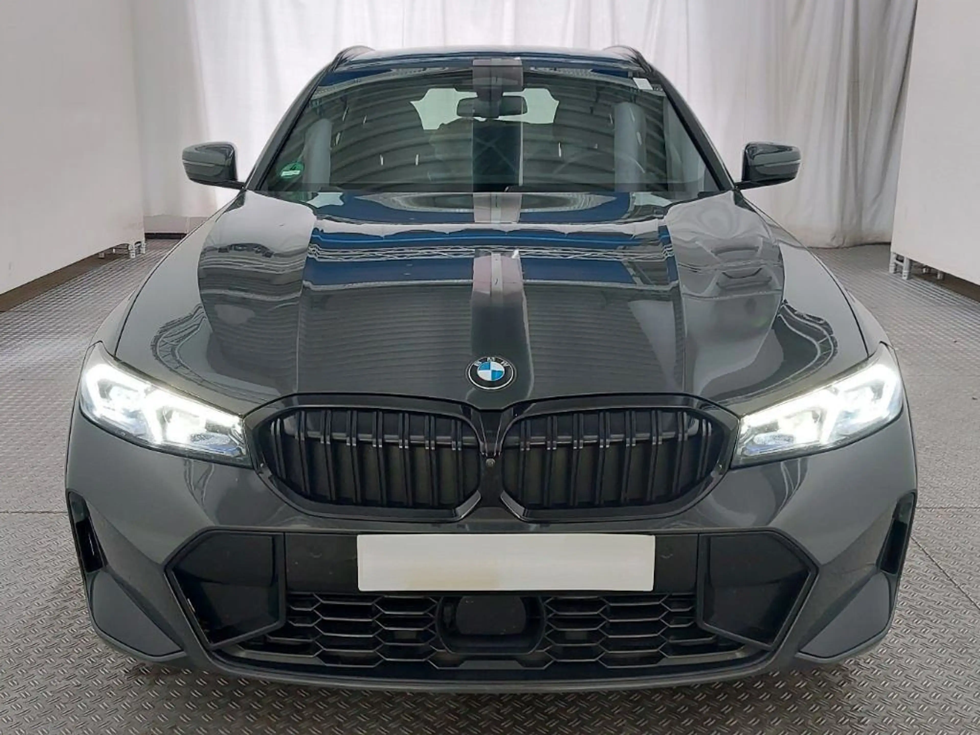 BMW 320 xd Tour M Sport Pro AHK ACC H/K KZU 360° HUD — photo 2