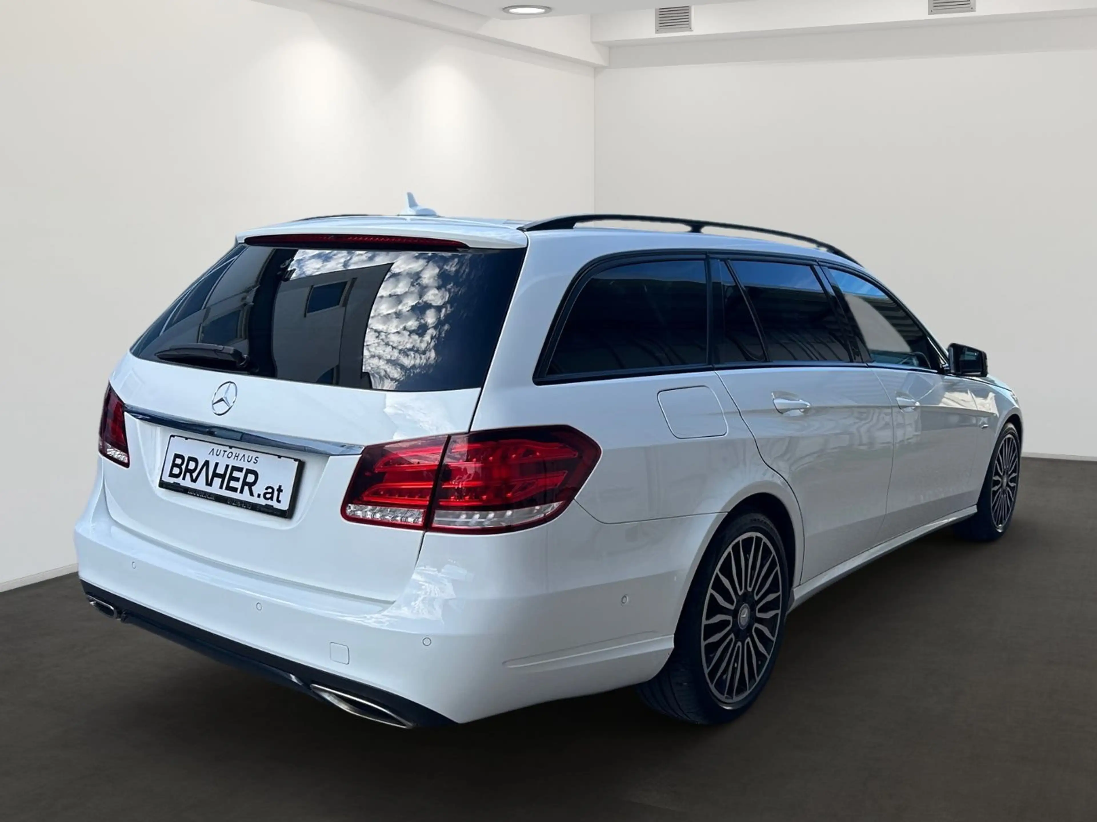 Mercedes-Benz E 200 BlueTEC T-Modell Sportpaket Klima Shz SHD — photo 4