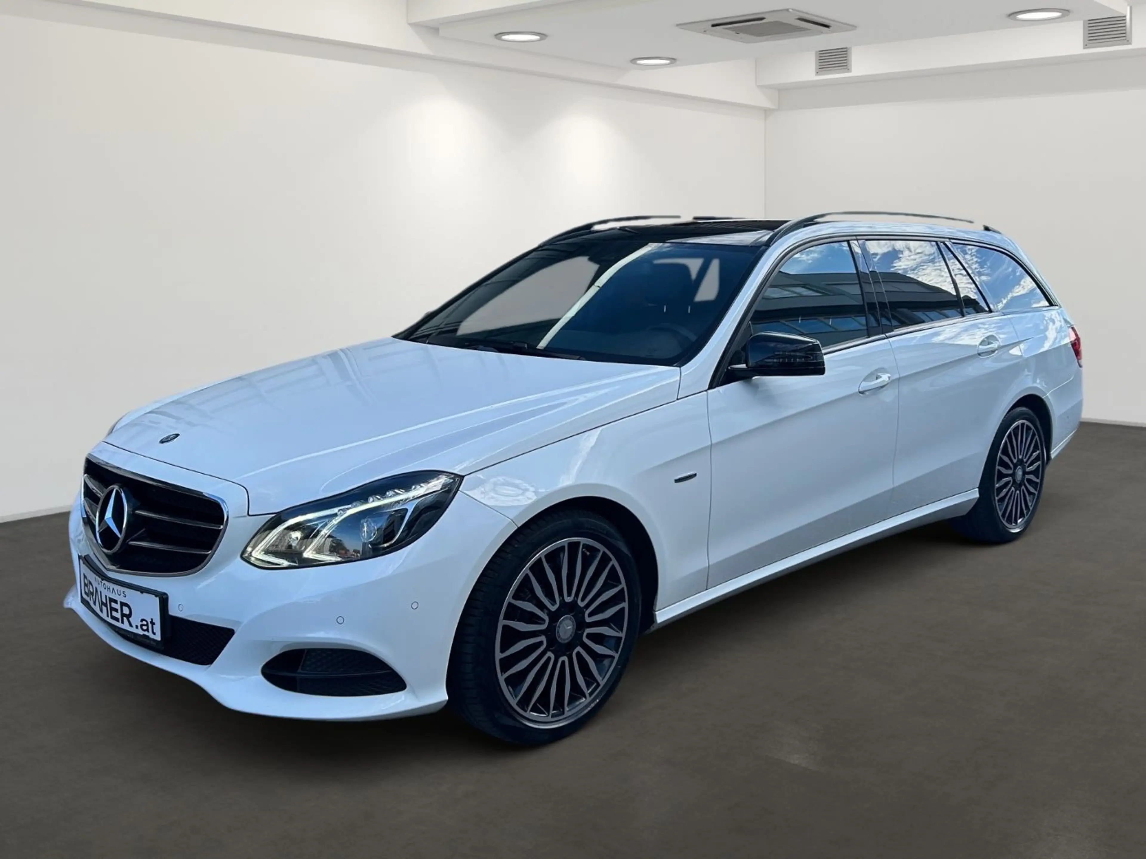 Mercedes-Benz E 200 BlueTEC T-Modell Sportpaket Klima Shz SHD — photo 2