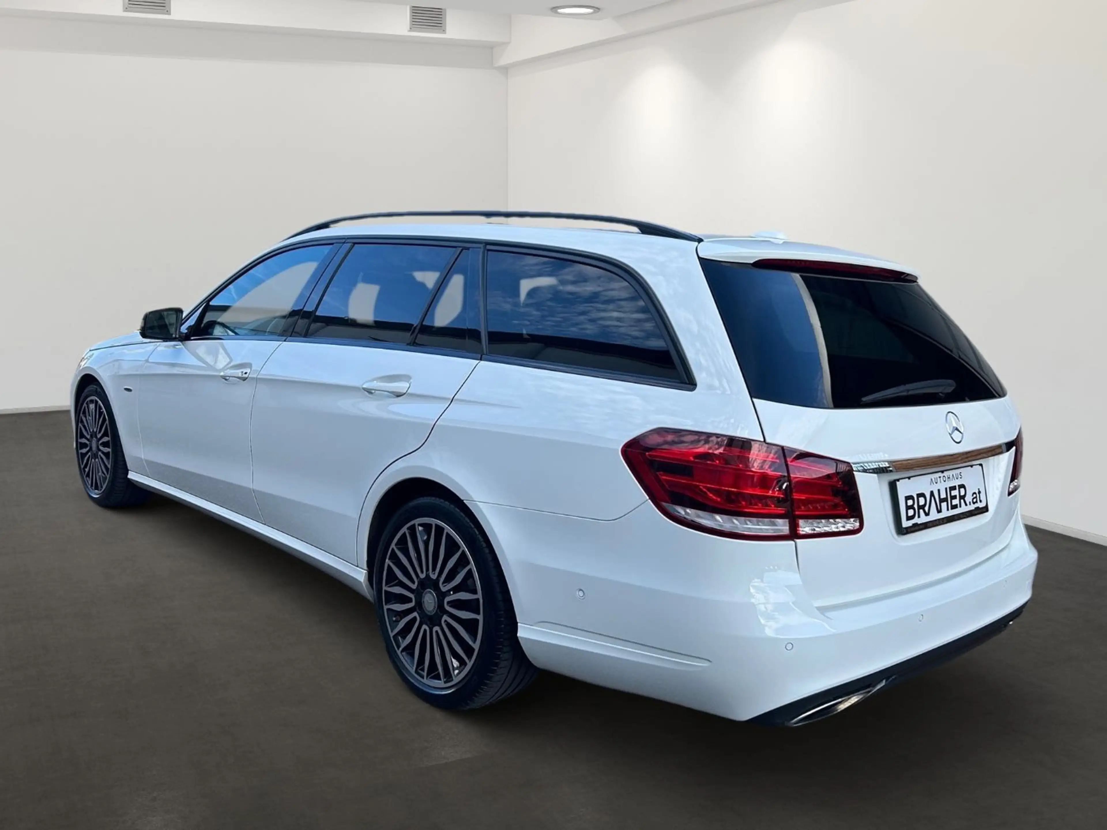 Mercedes-Benz E 200 BlueTEC T-Modell Sportpaket Klima Shz SHD — photo 5