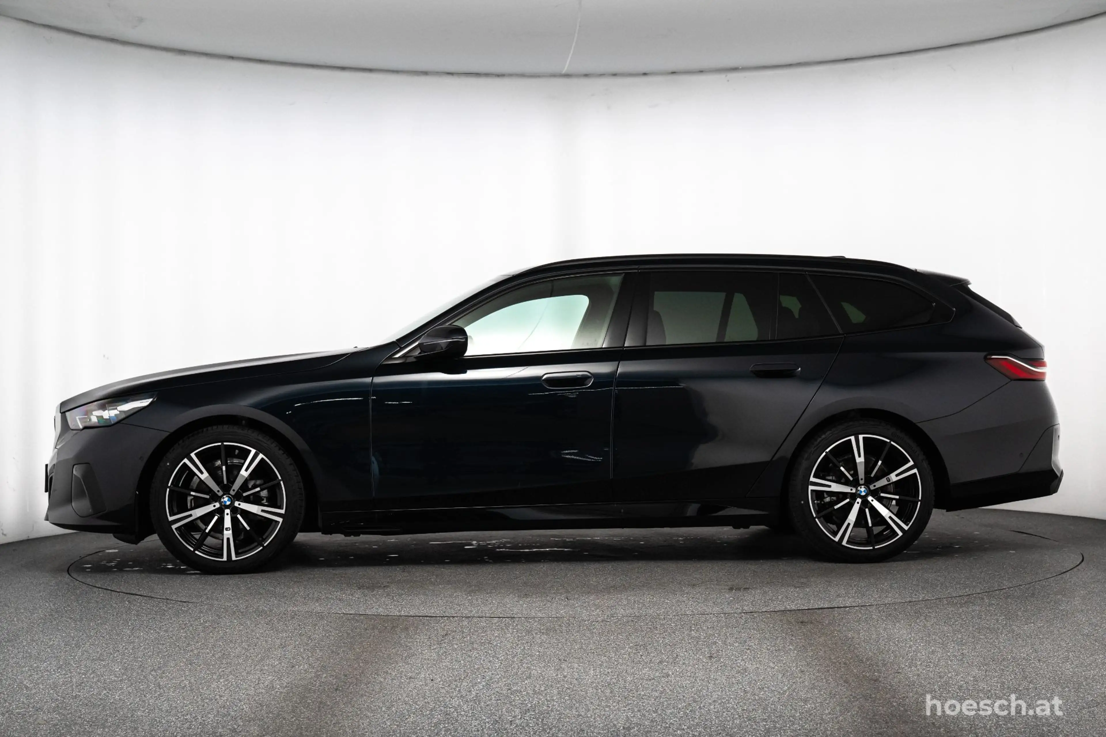 BMW 520 i Touring M Sport 20" H&K AHK AKTION -39% — photo 3