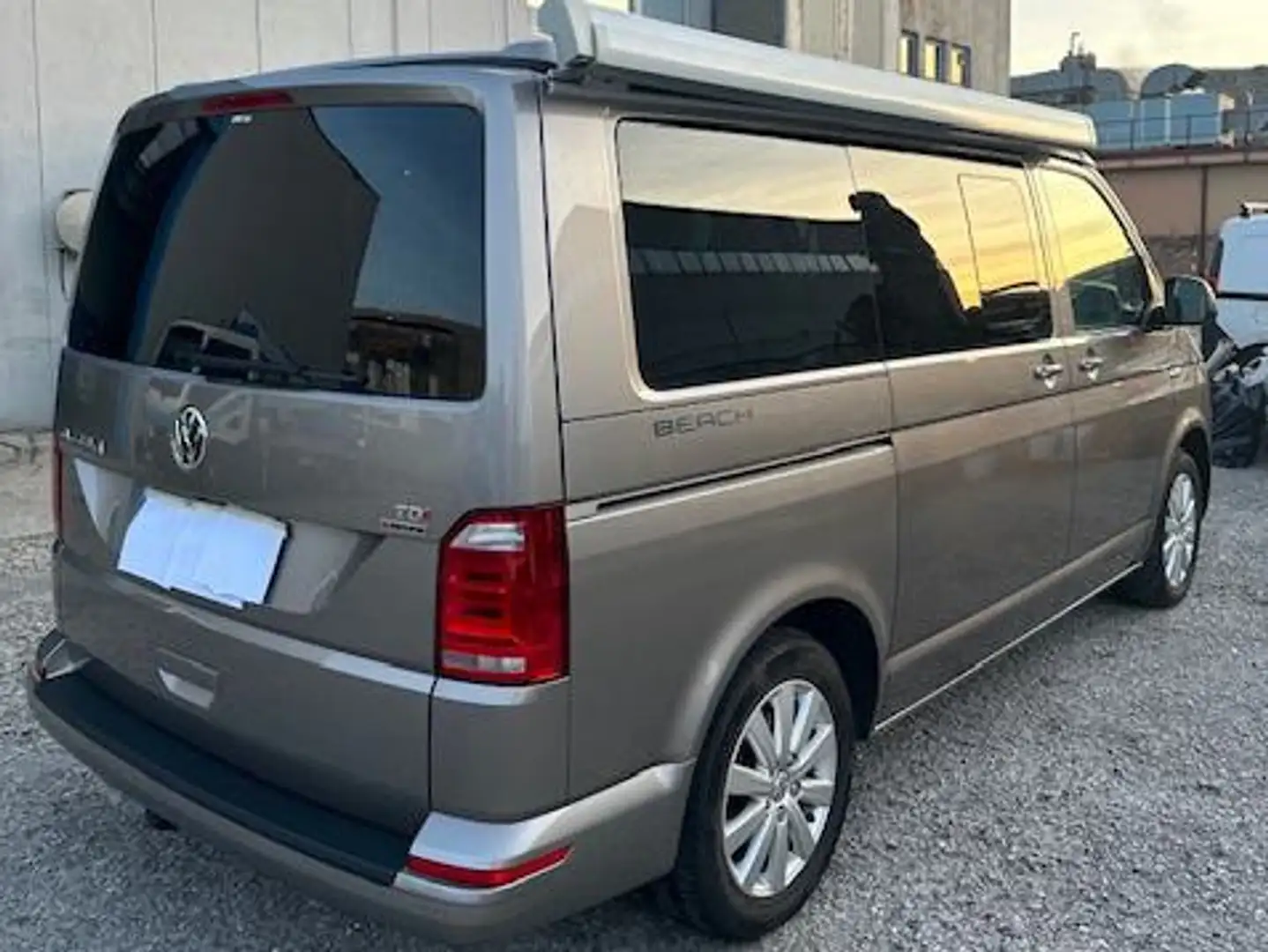 Volkswagen T6 California Beach Bronzo - 1