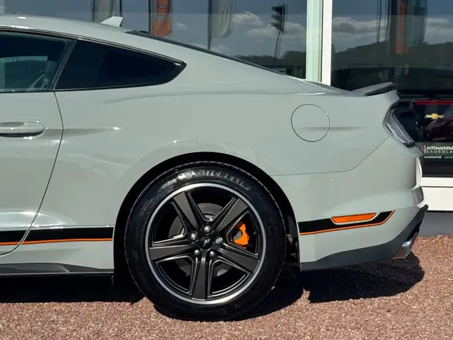 Ford Mustang view 7