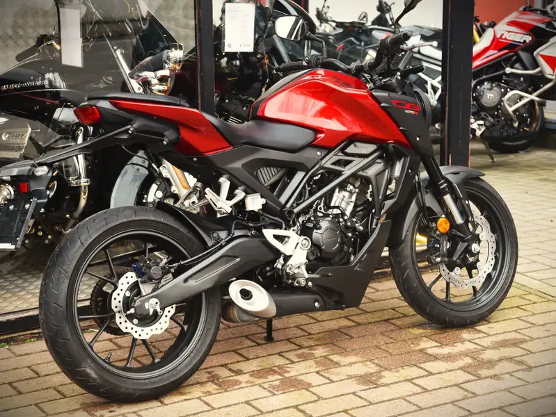 Honda CB 125 - foto 3