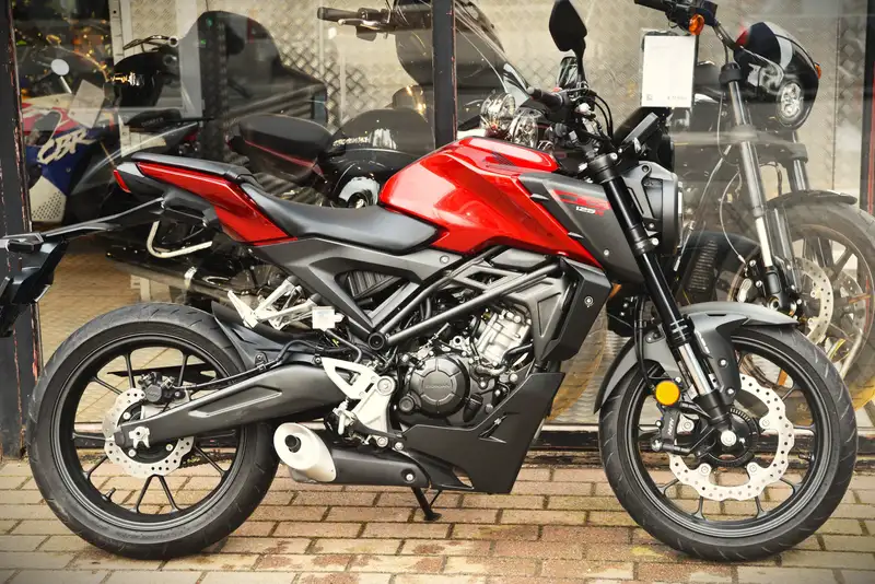 Honda CB 125 - foto 2