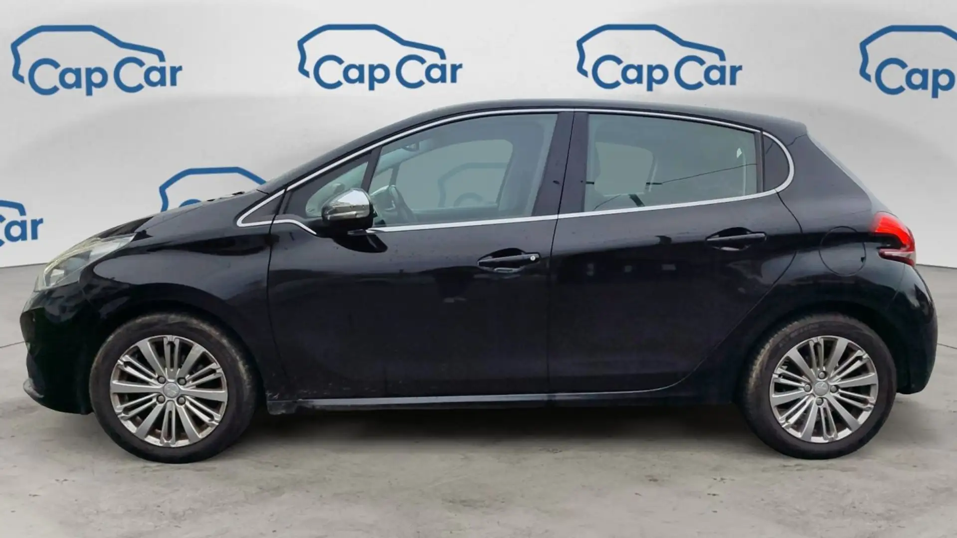 Peugeot 208 1.2 PureTech 110 Allure Noir - 2