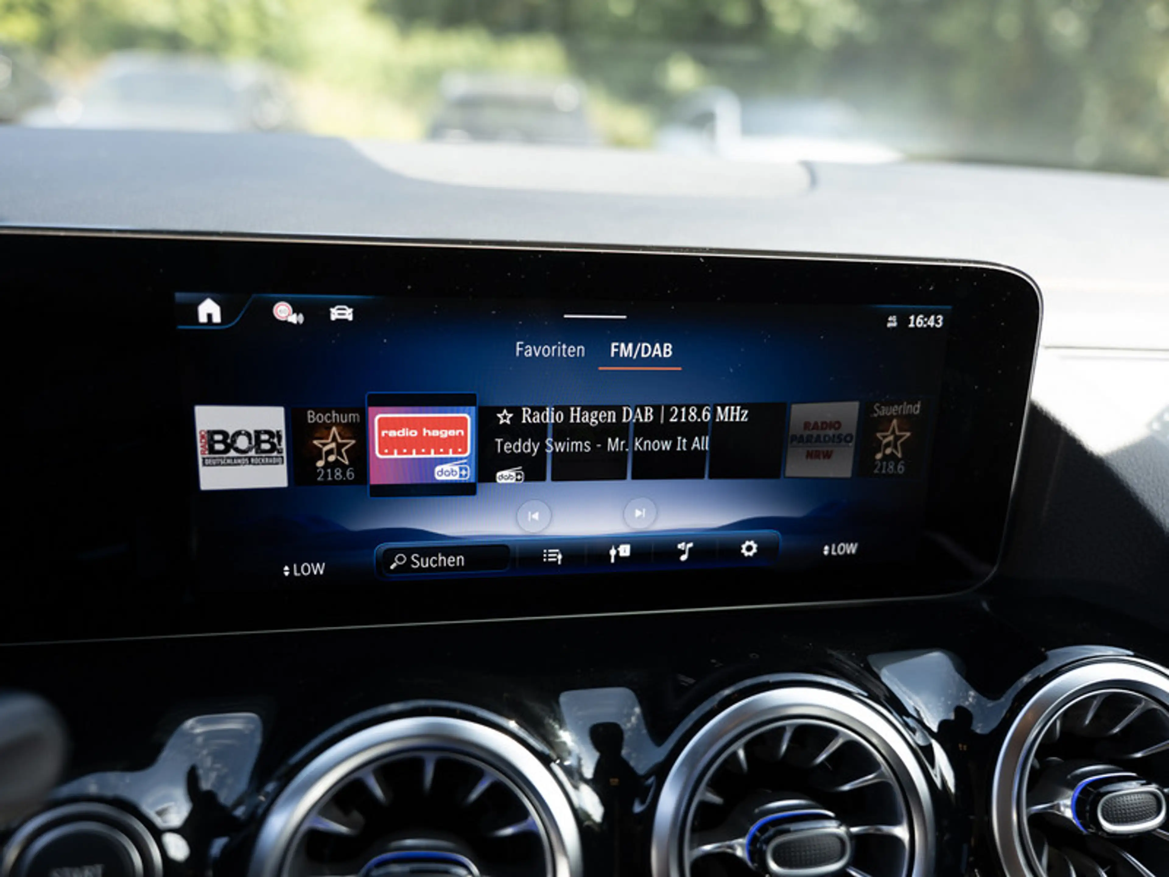 Mercedes-Benz EQA 300 4M AMG-Sport/LED/360/Night/Distr/Totw/18 — photo 12