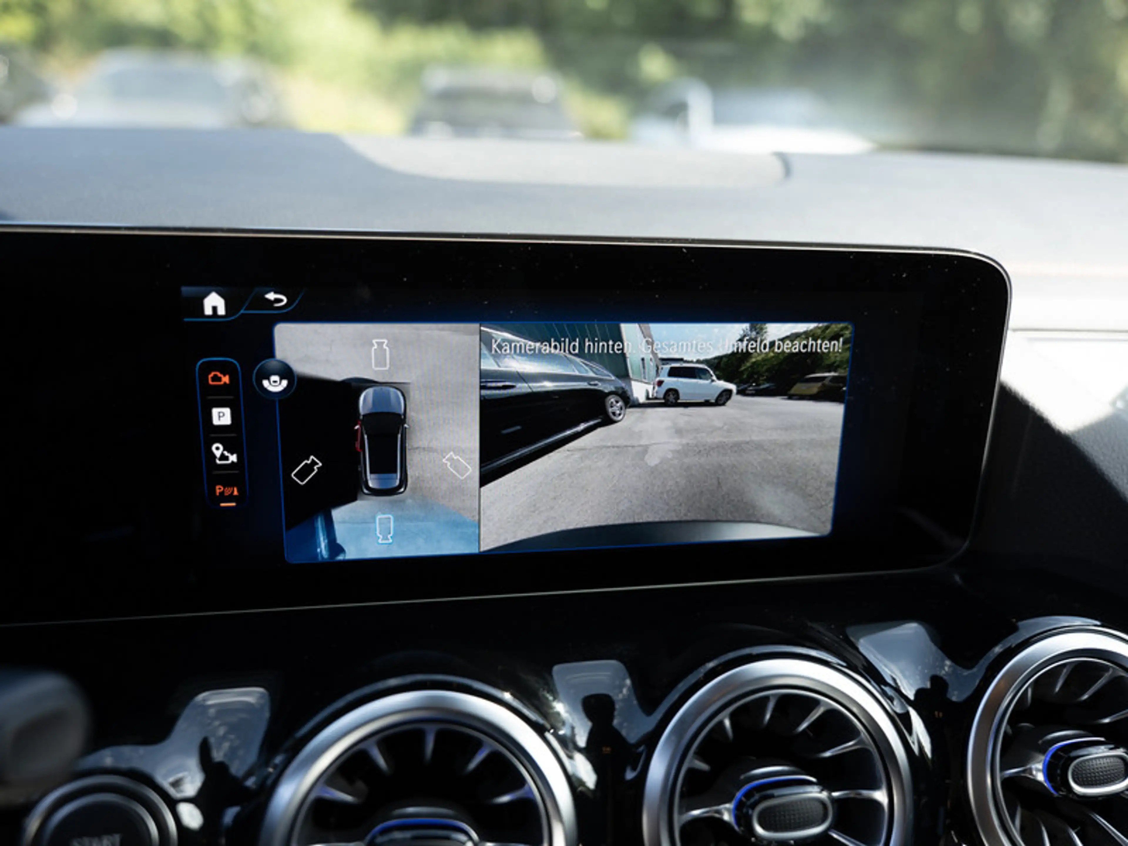 Mercedes-Benz EQA 300 4M AMG-Sport/LED/360/Night/Distr/Totw/18 — photo 14