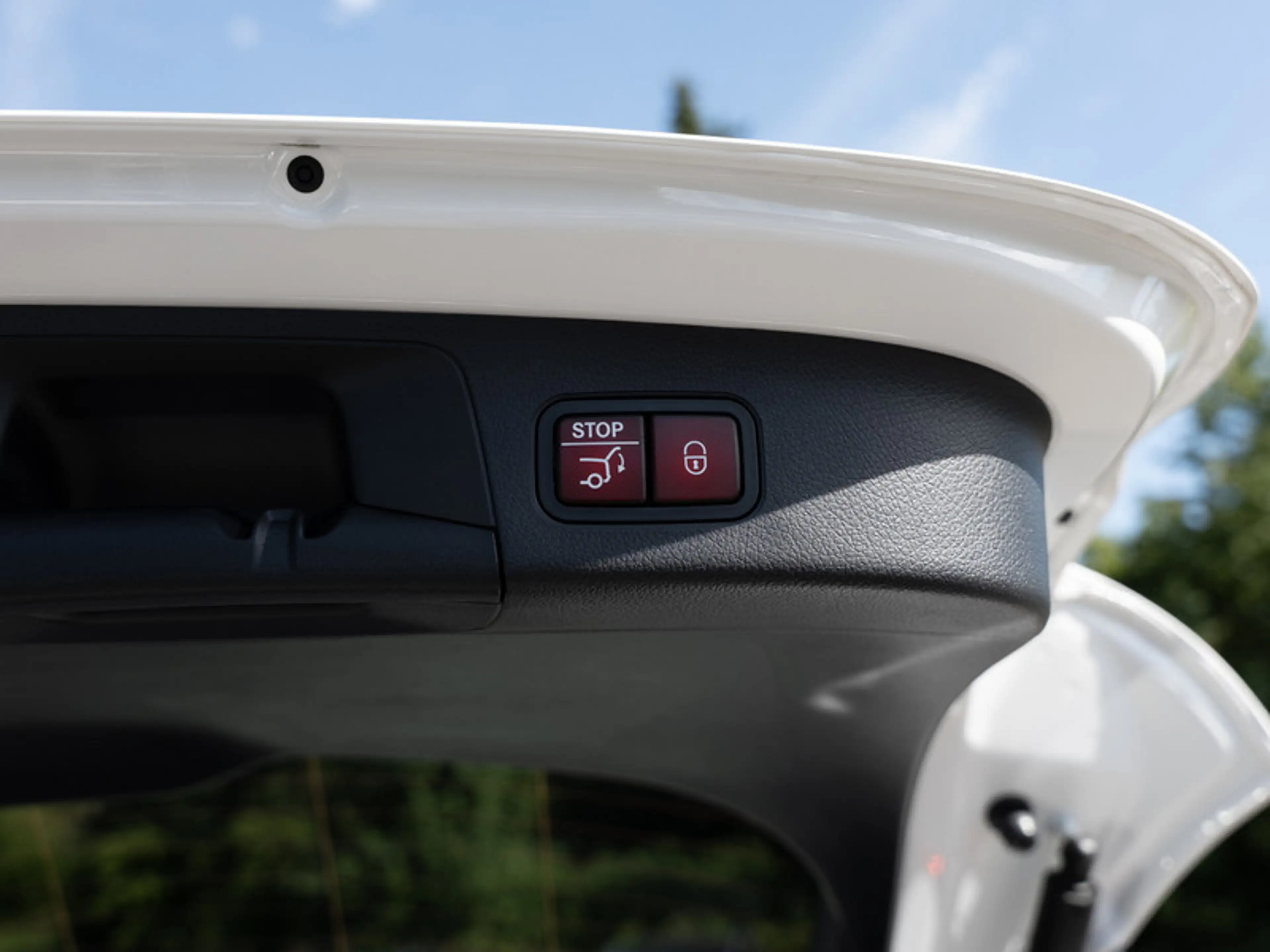 Mercedes-Benz EQA 300 4M AMG-Sport/LED/360/Night/Distr/Totw/18 — photo 8