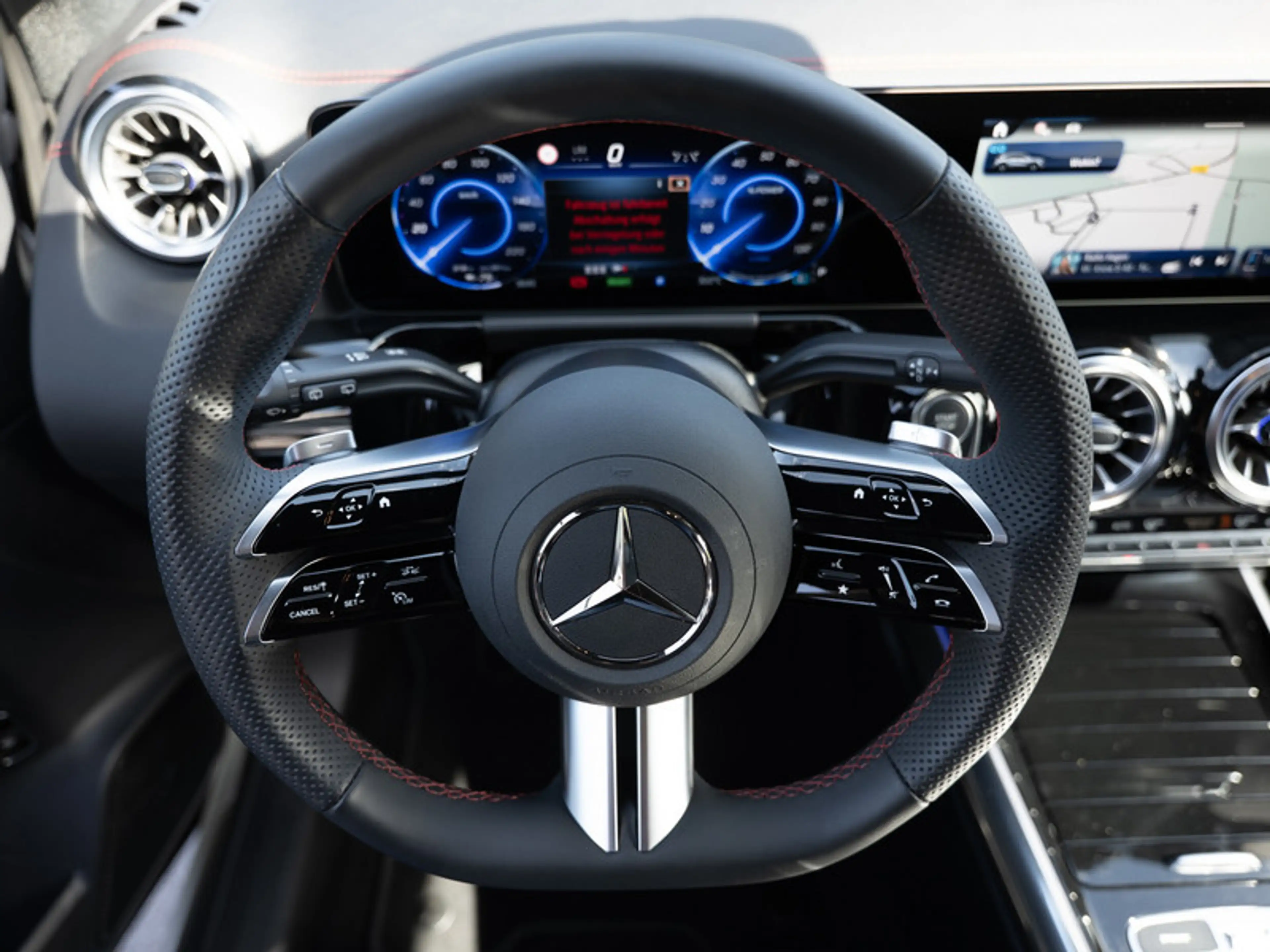 Mercedes-Benz EQA 300 4M AMG-Sport/LED/360/Night/Distr/Totw/18 — photo 9