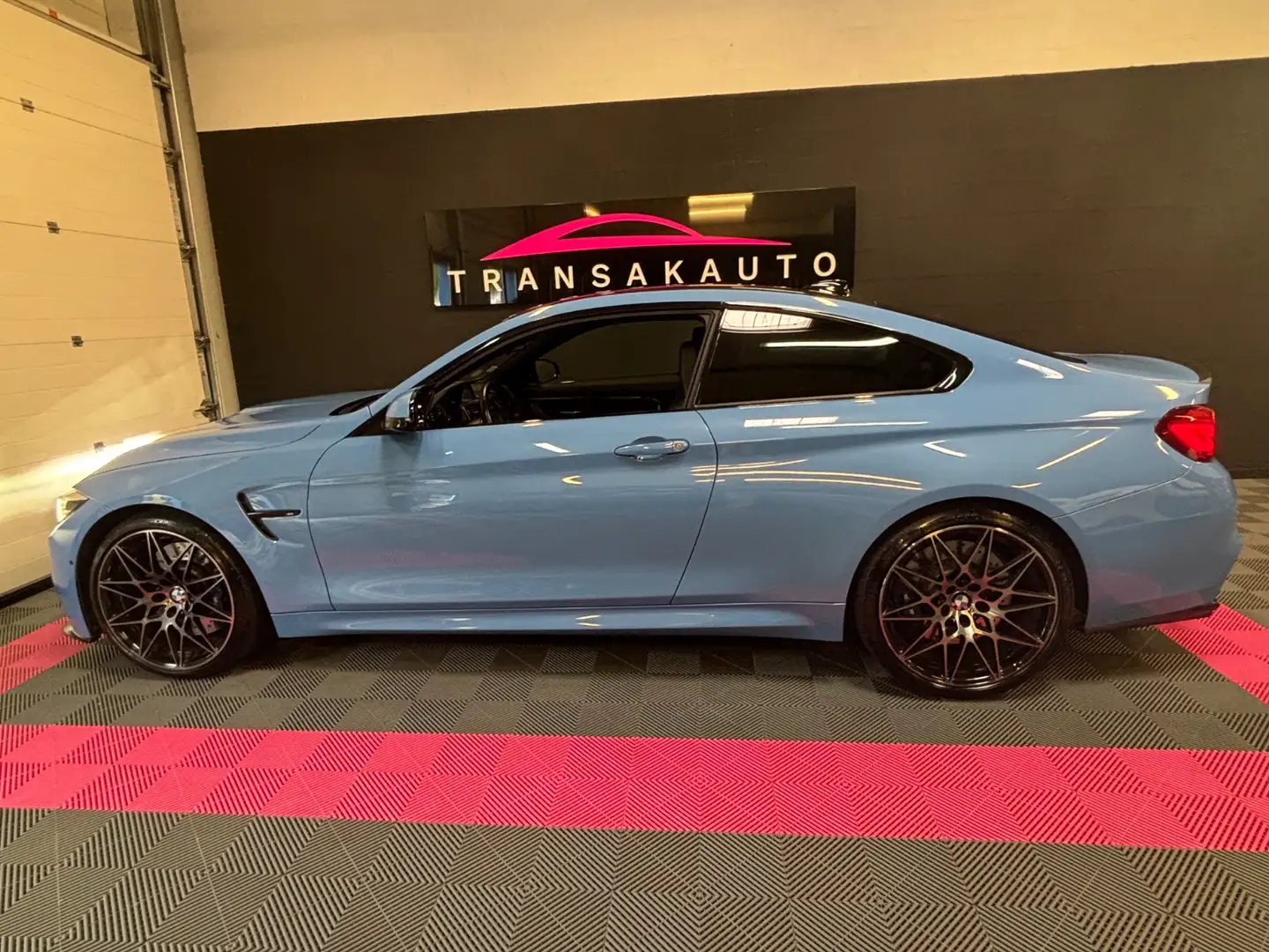 BMW M4 Pack Competition Синій - 2