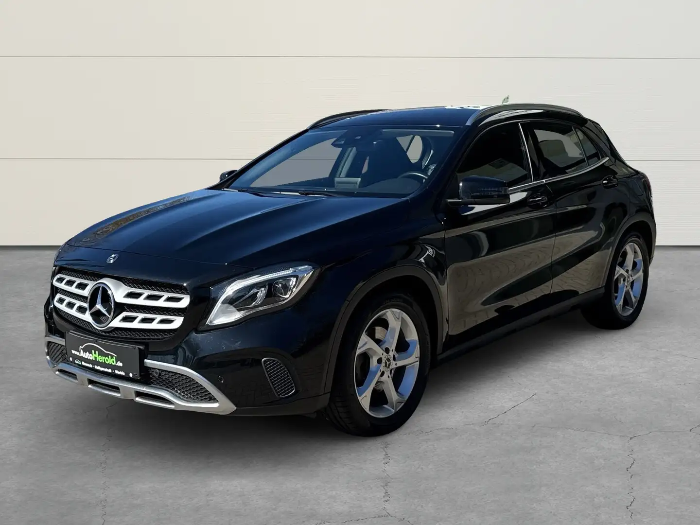 Mercedes-Benz GLA 180 -Klasse 250 Urban 4Matic-7G-DCT+NAVI+WKR+AHK Noir - 2