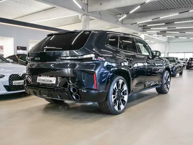 BMW XM view 2