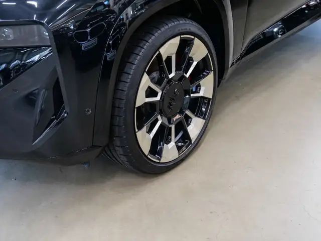 BMW XM view 6