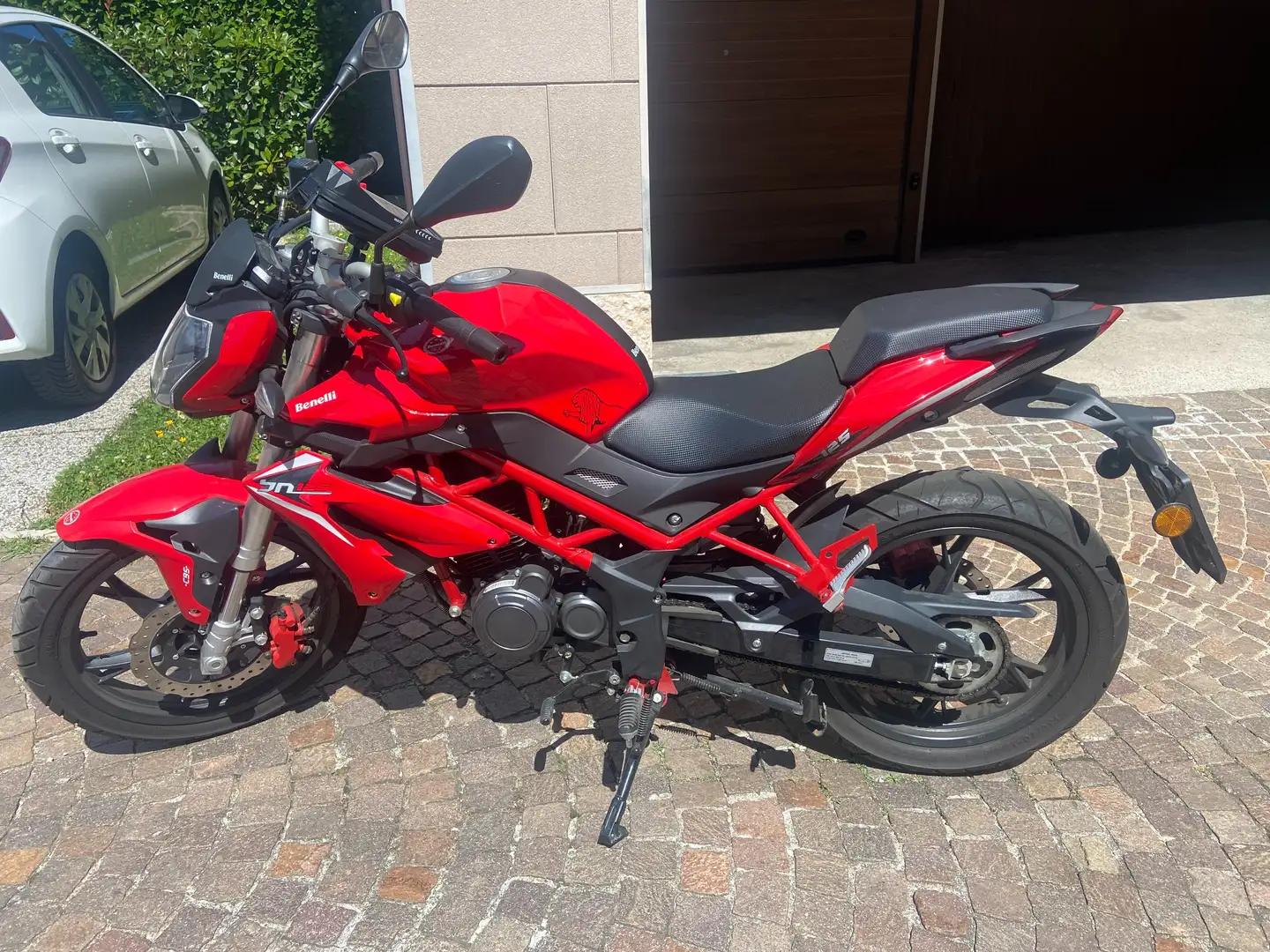 Benelli BN 125 Roşu - 2
