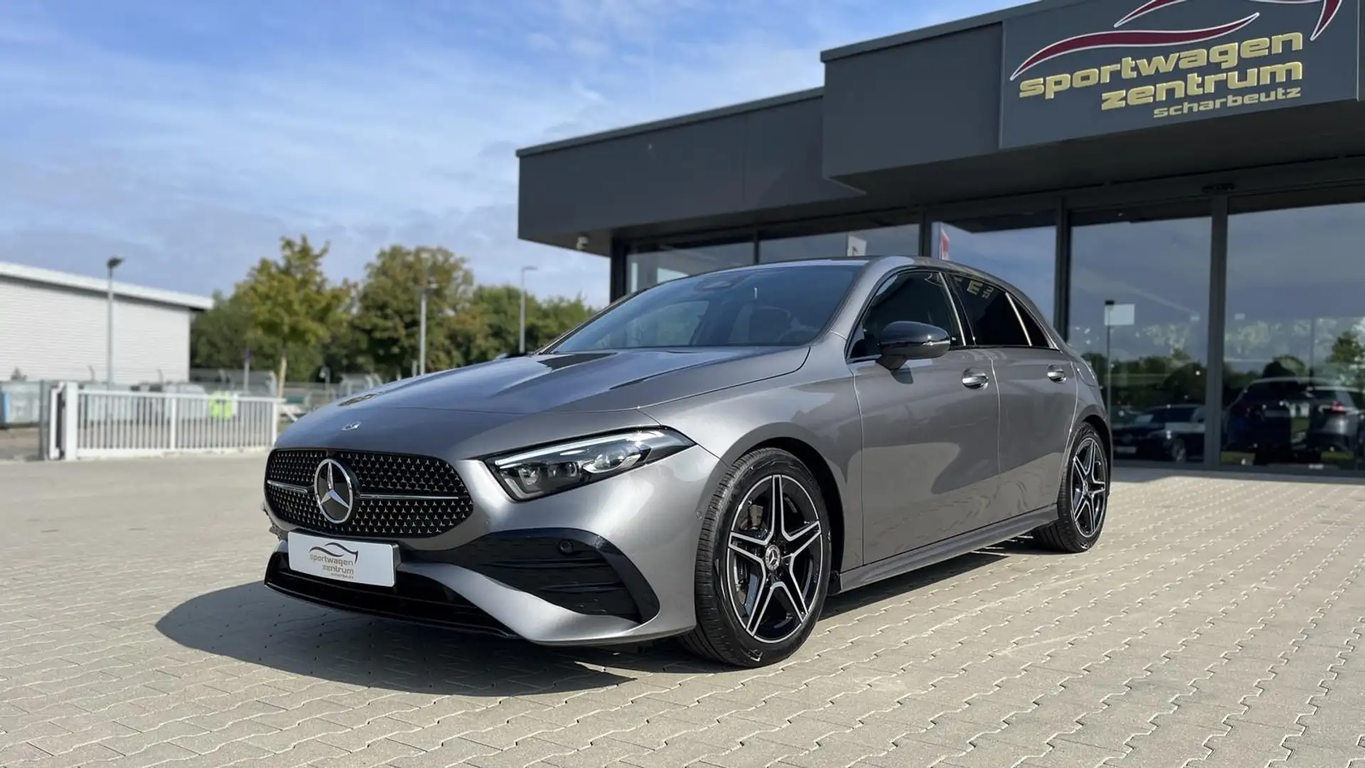 Mercedes-Benz A 200 d AMG Advance Plus, Night Paket, AHK Grau - 2