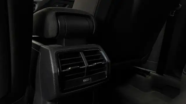 Audi Q3 view 4