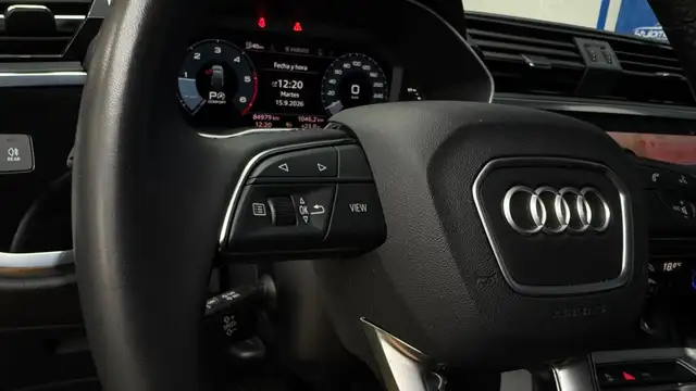 Audi Q3 view 22
