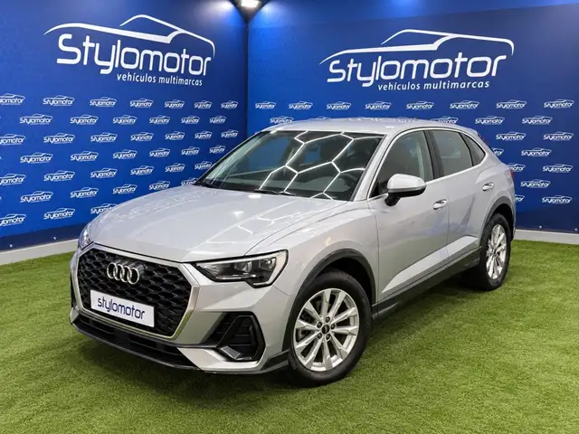 Audi Q3 view 2