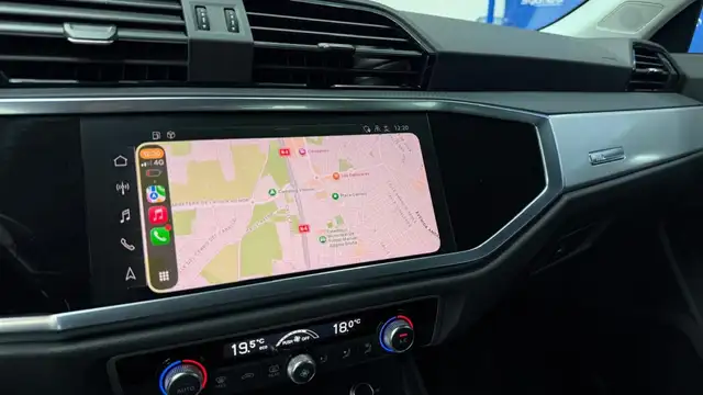 Audi Q3 view 13