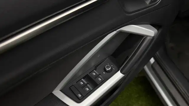 Audi Q3 view 29