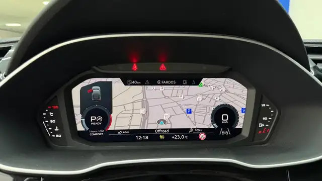 Audi Q3 view 16