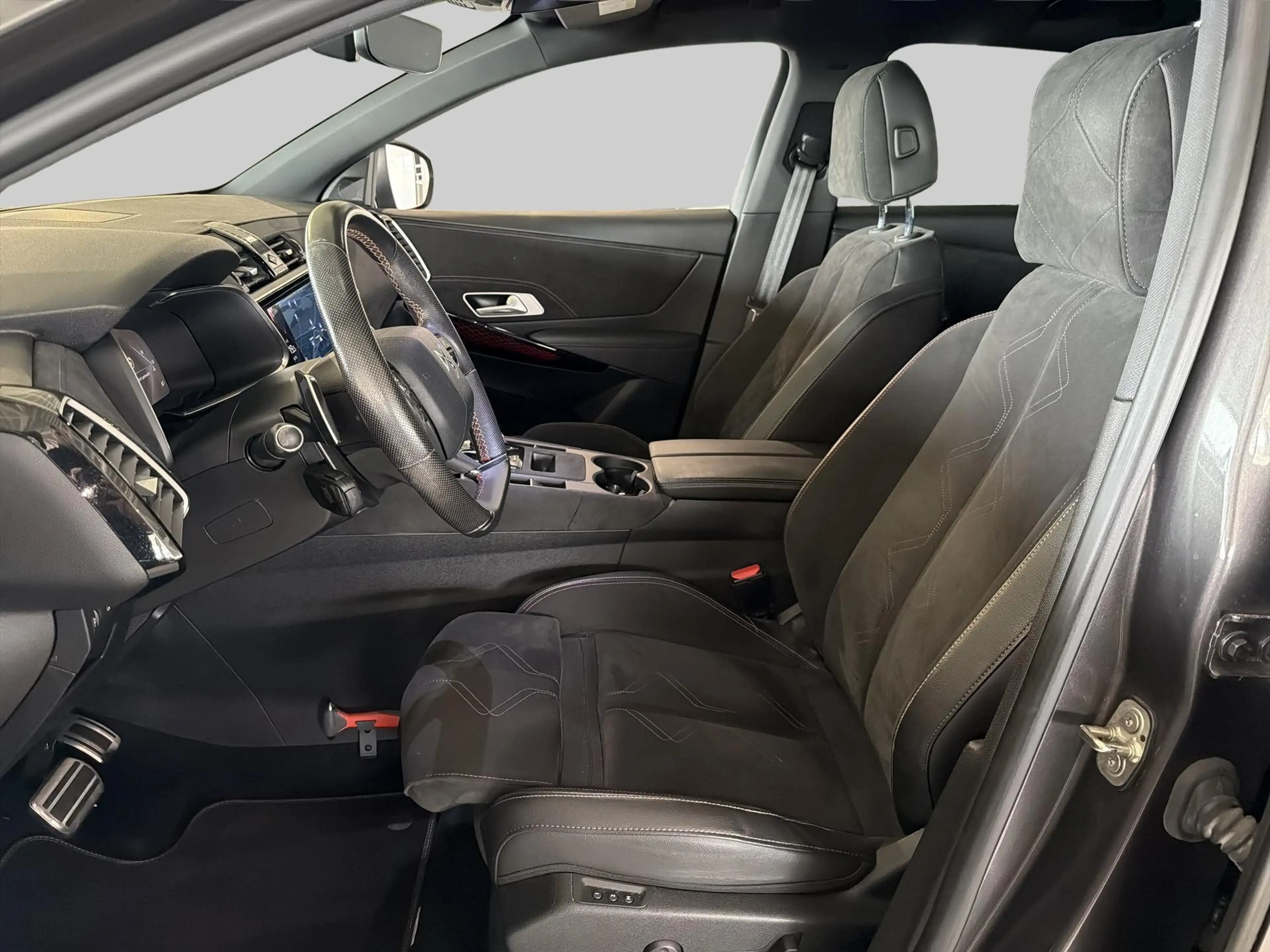 DS Automobiles DS 7 Crossback 1.6 PureTech Performance Line — photo 12
