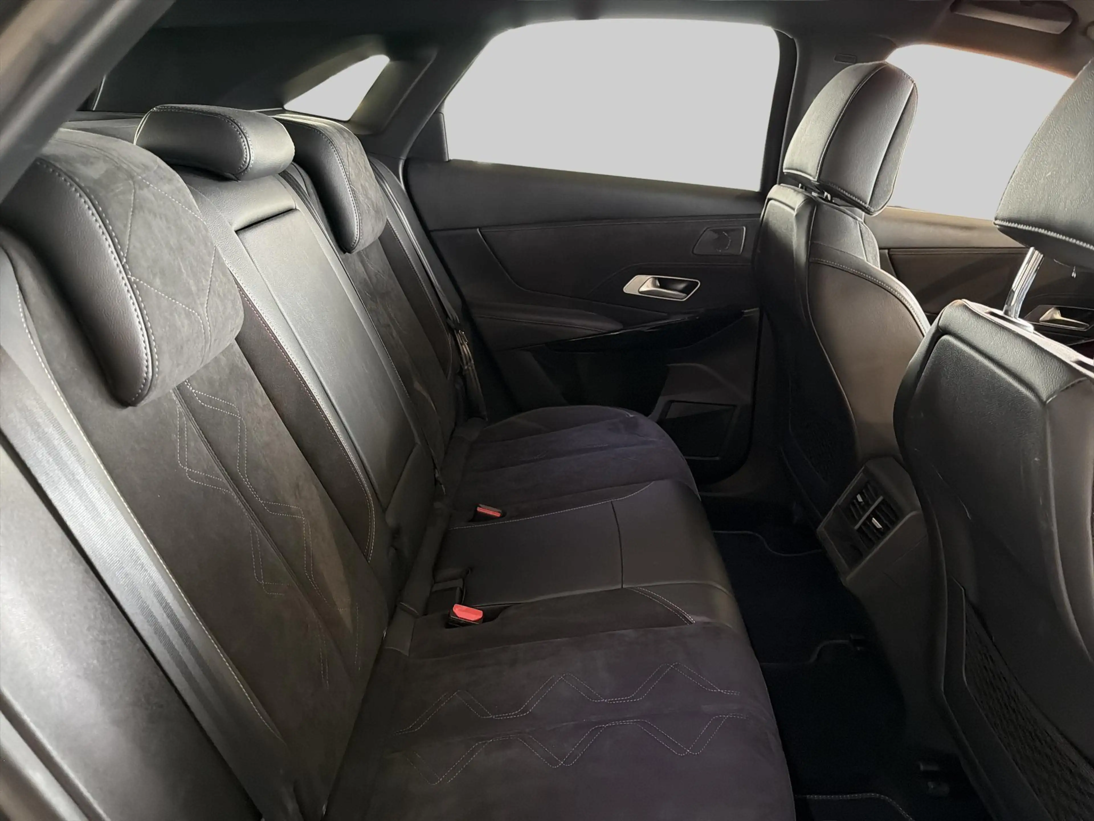 DS Automobiles DS 7 Crossback 1.6 PureTech Performance Line — photo 14