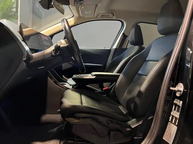 BMW 2 Series view 9