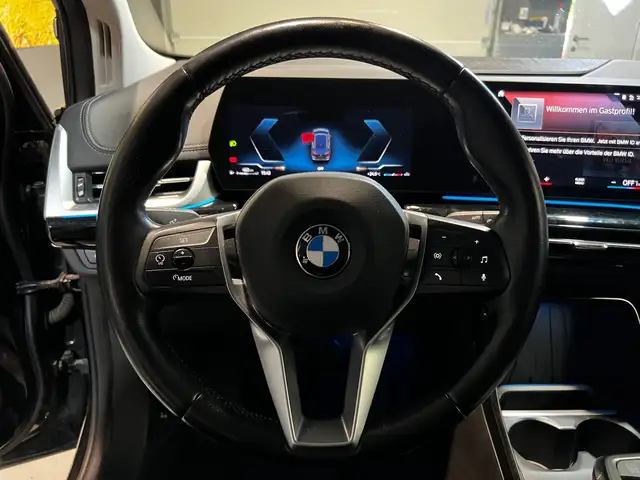 BMW 2 Series view 11