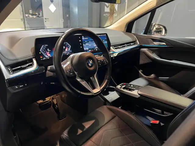 BMW 2 Series view 10