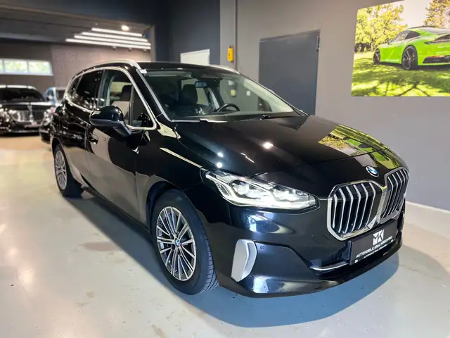 BMW 2 Series view 3
