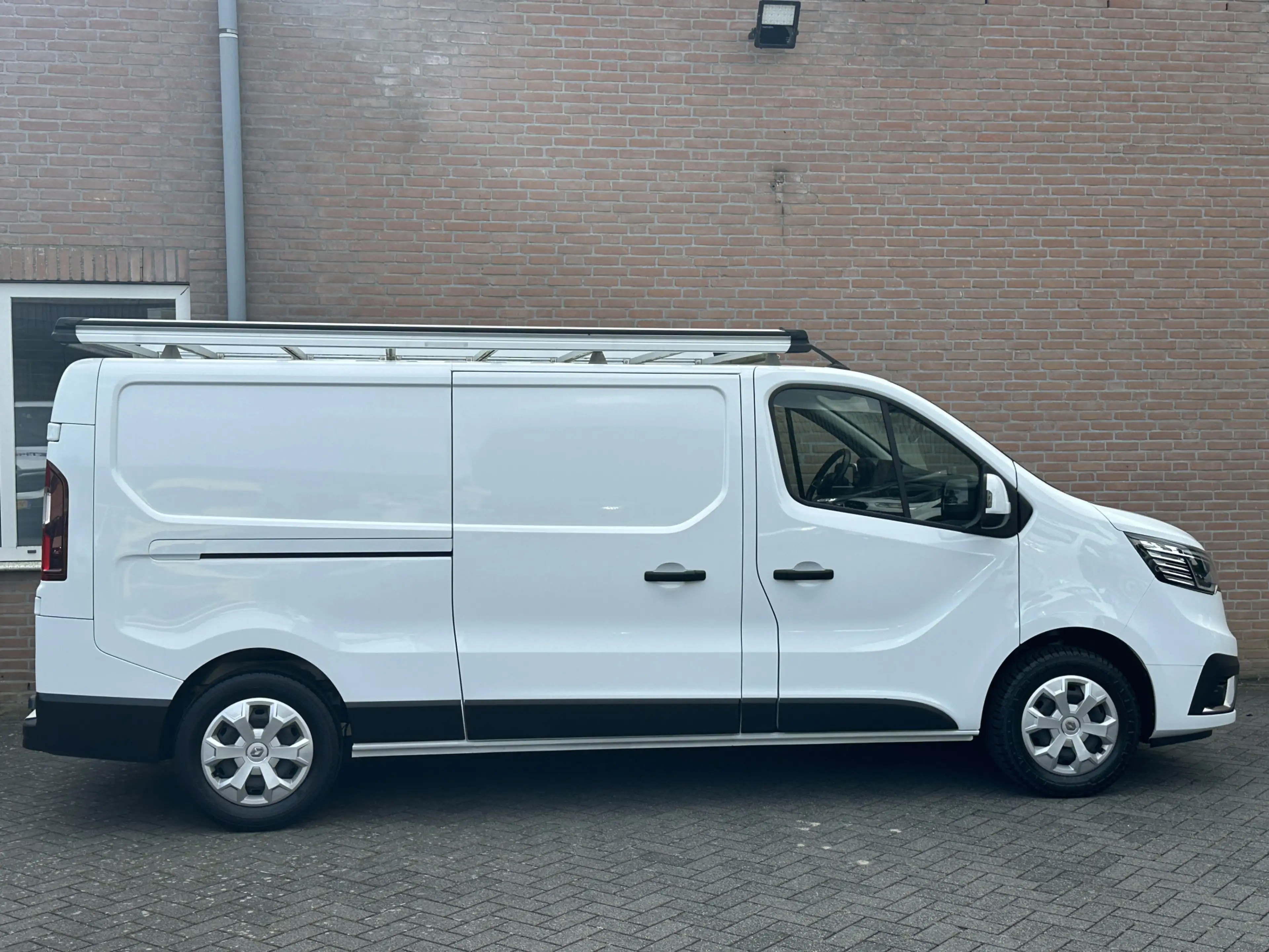 Renault Trafic 2.0dCi 130PK Lang / Navigatie / Imperiaal / Euro6 — photo 8