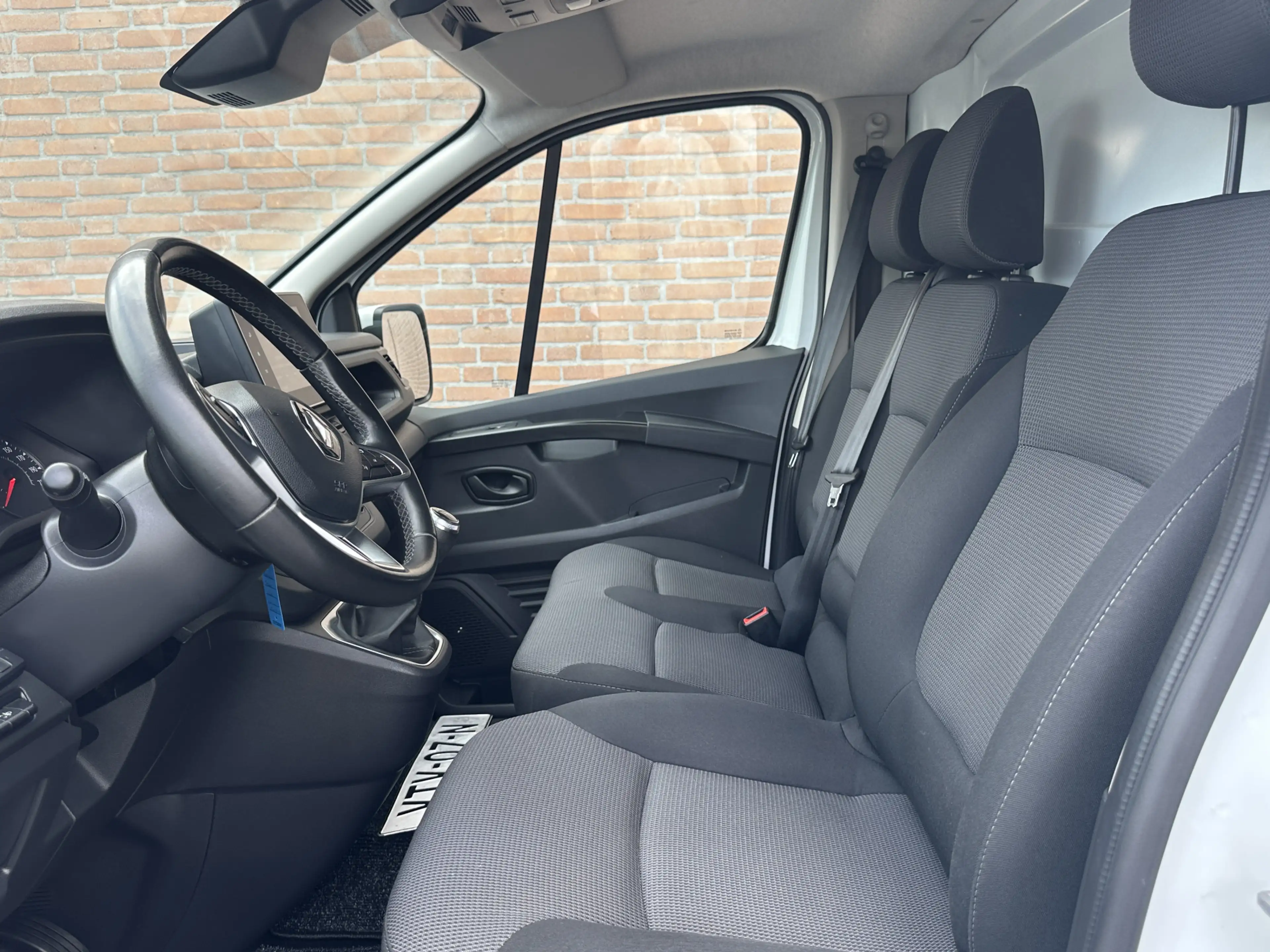 Renault Trafic 2.0dCi 130PK Lang / Navigatie / Imperiaal / Euro6 — photo 9