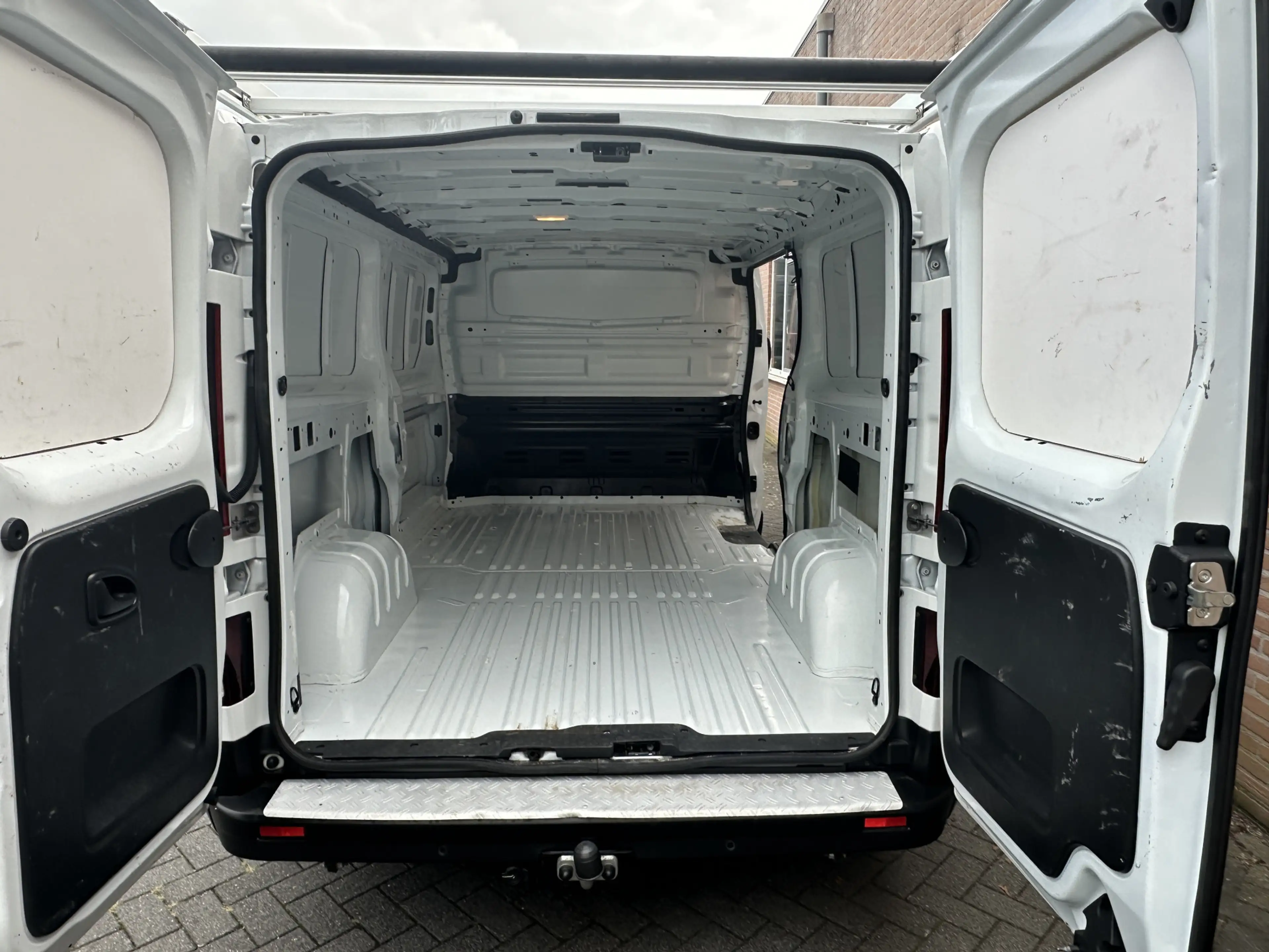 Renault Trafic 2.0dCi 130PK Lang / Navigatie / Imperiaal / Euro6 — photo 3
