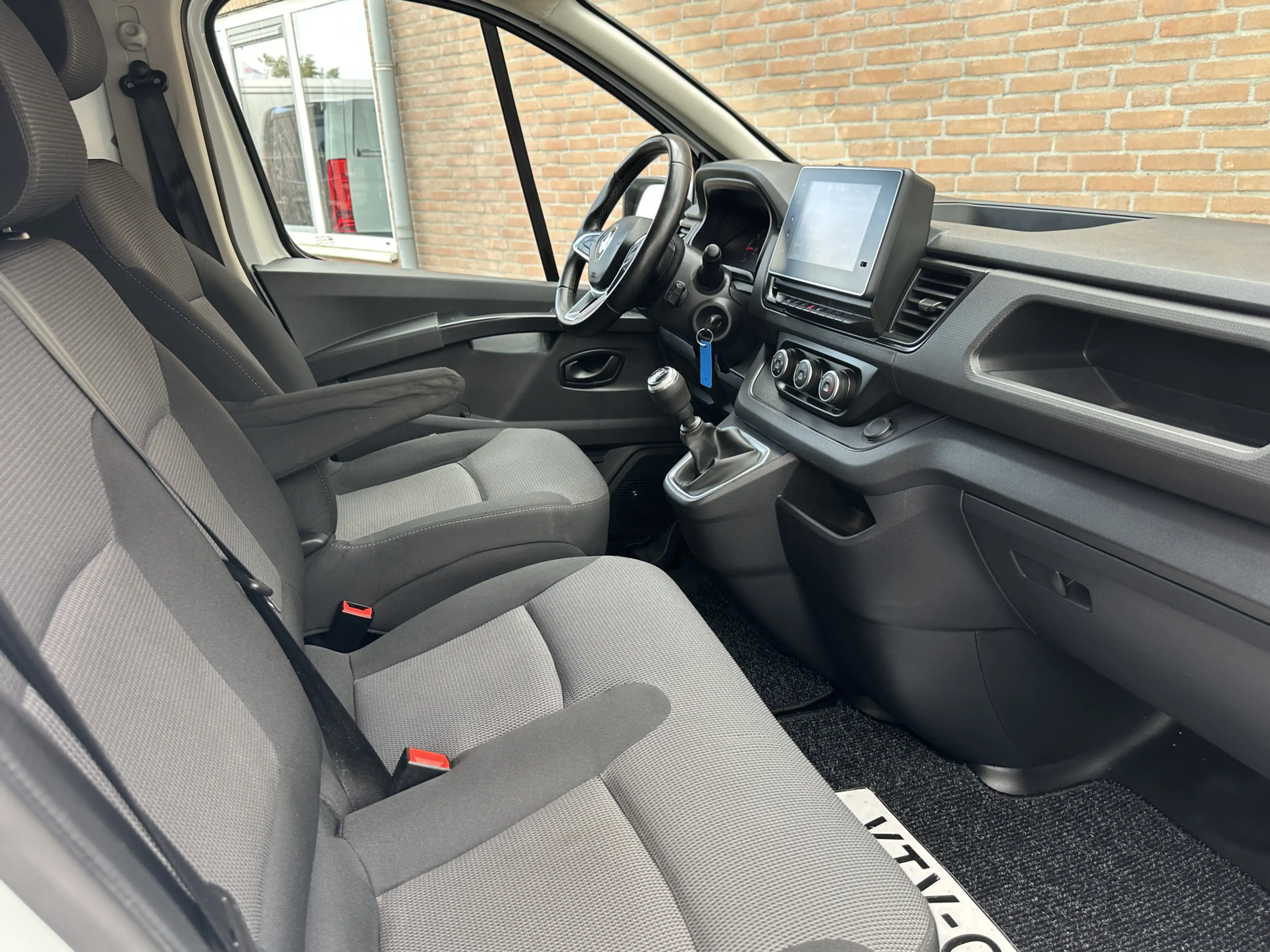 Renault Trafic 2.0dCi 130PK Lang / Navigatie / Imperiaal / Euro6 — photo 14