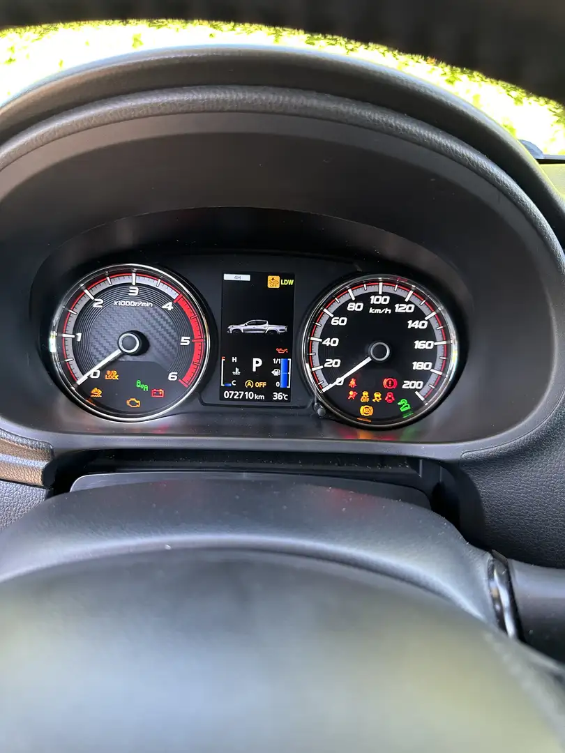Mitsubishi L200 TOP Edition,4WD,360cam,Leder,AHK,Doka Schwarz - 2