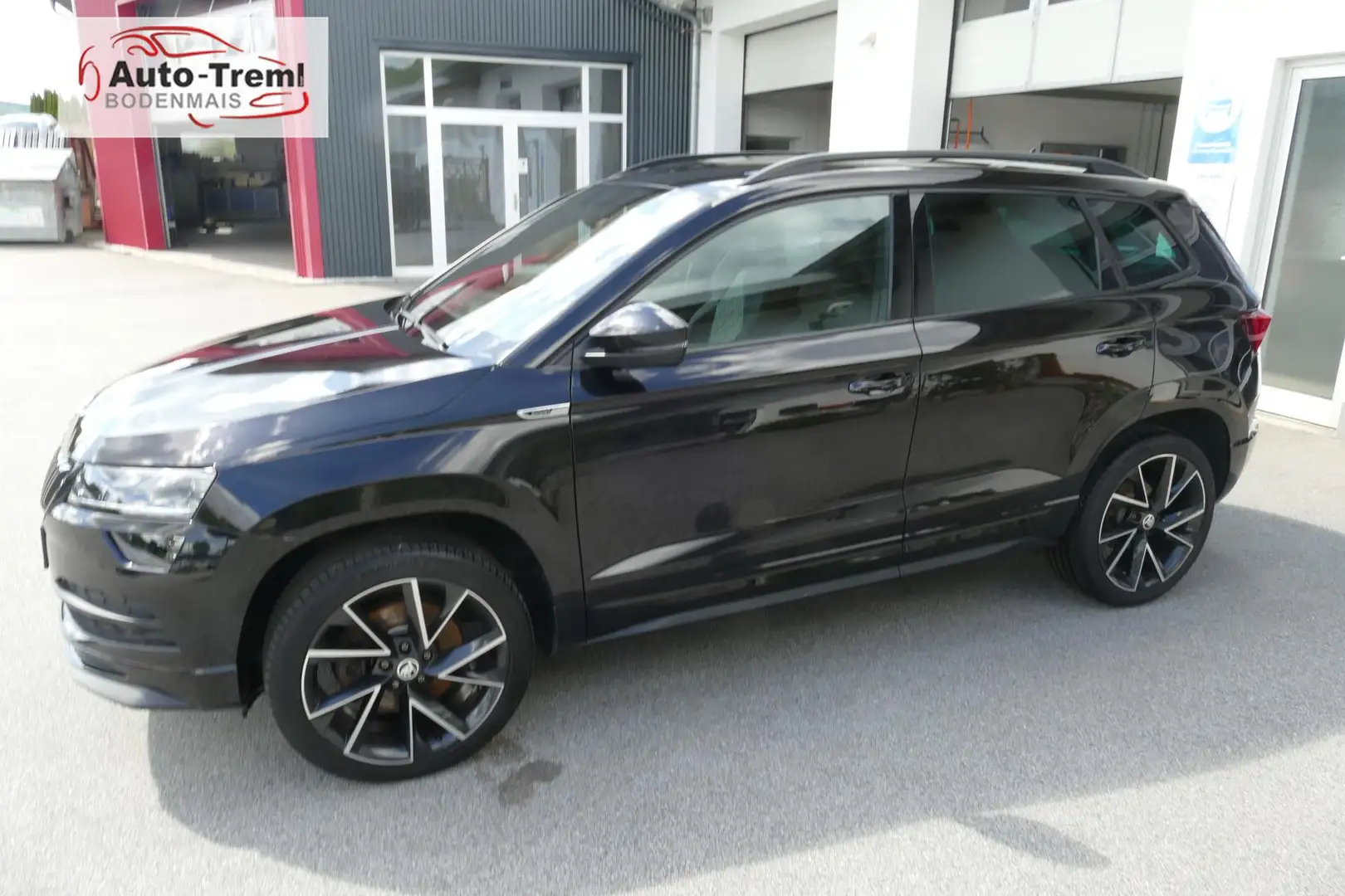 Skoda Karoq Sportline 2.0 TDI DSG 150 PS 4x4 AHK Navi 19"Al... Noir - 2
