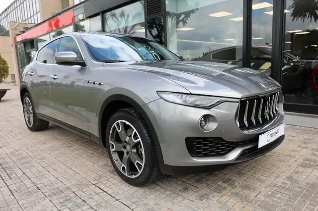 Maserati Levante view 3
