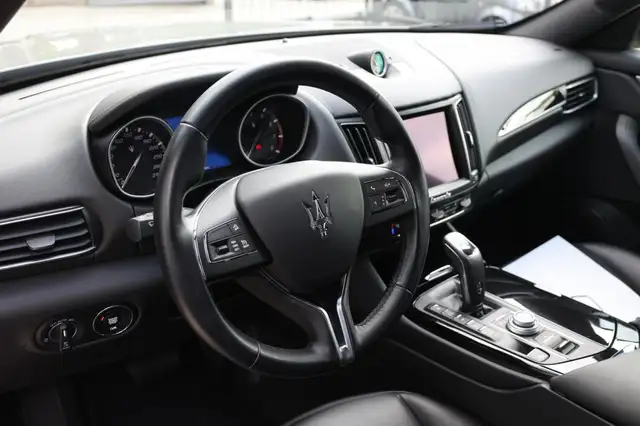 Maserati Levante view 14