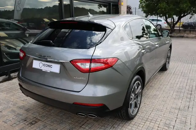 Maserati Levante view 5