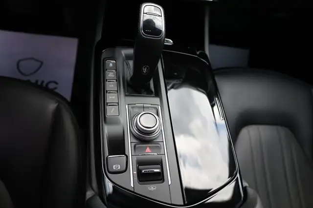 Maserati Levante view 22