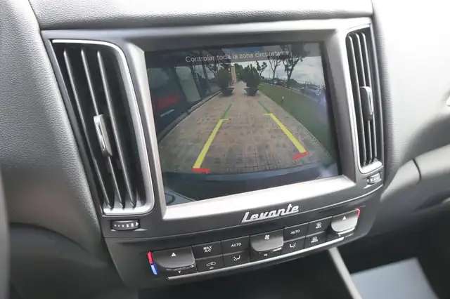 Maserati Levante view 21