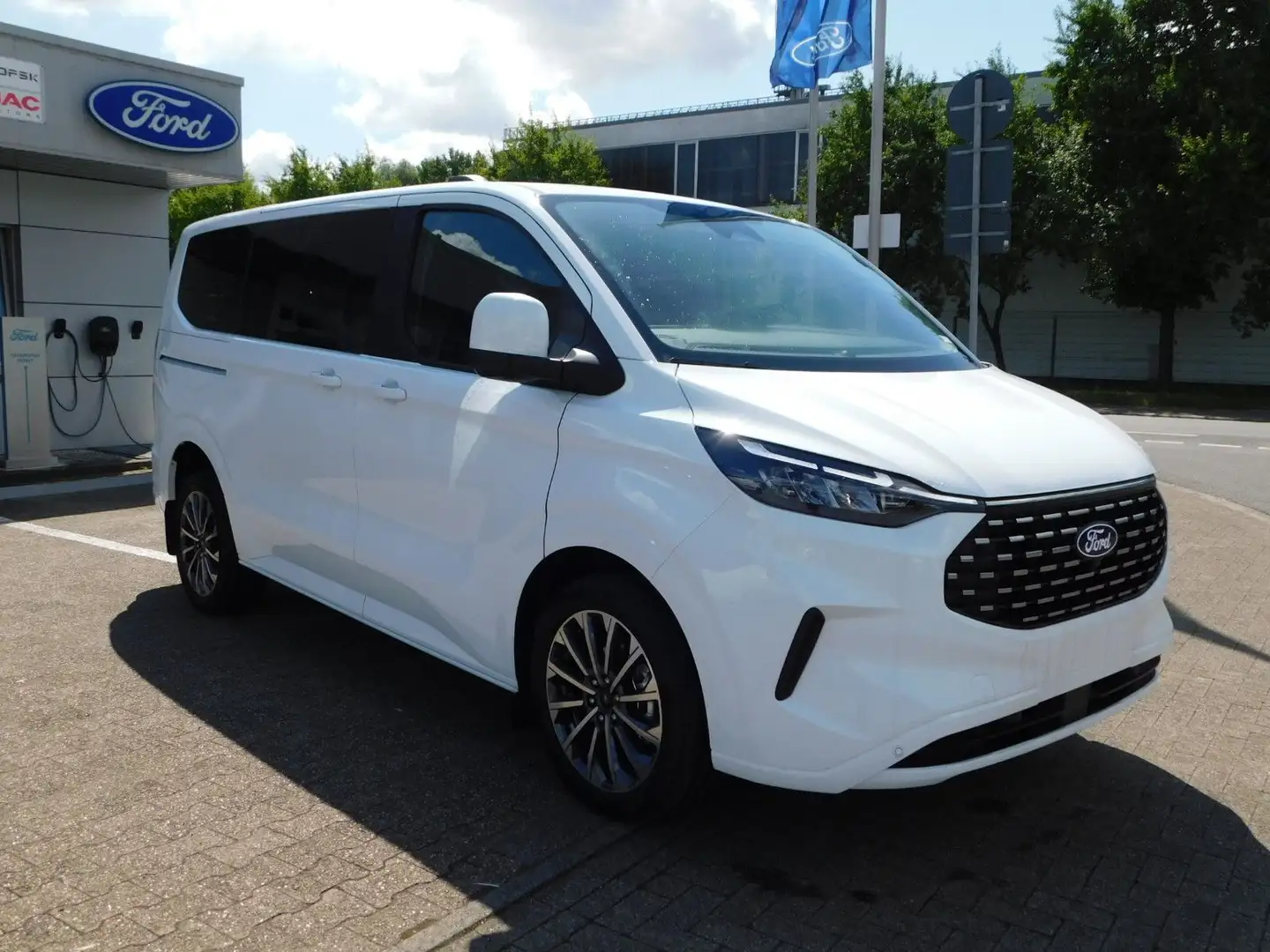 Ford Tourneo Custom 2.0 L1 Autom Titanium X ACC/360° Weiß - 1