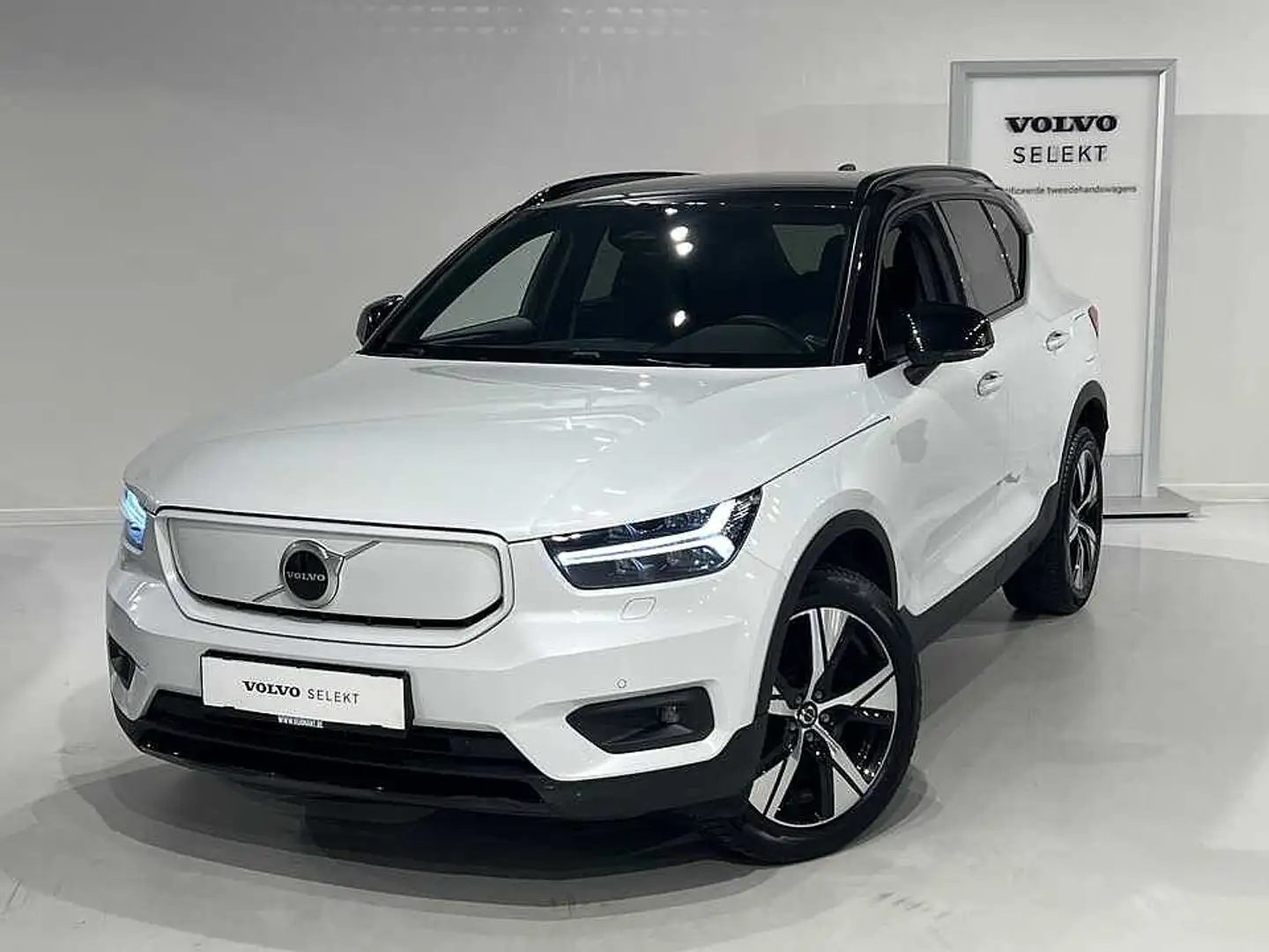 Volvo XC40 Recharge Plus Wit - 1