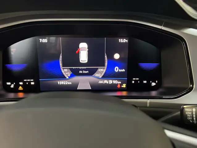 Volkswagen T-Roc view 7