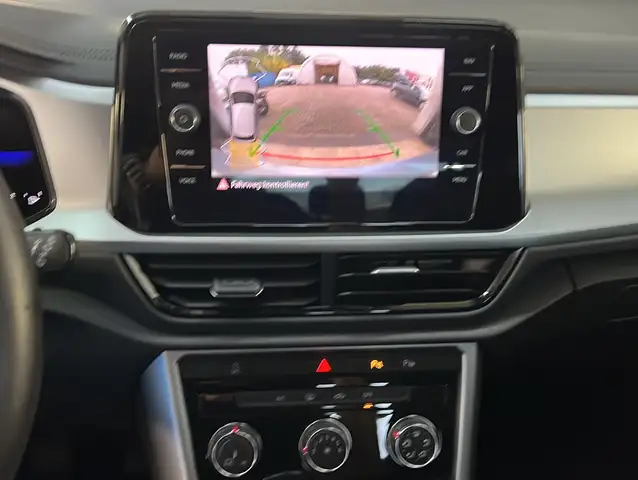 Volkswagen T-Roc view 15